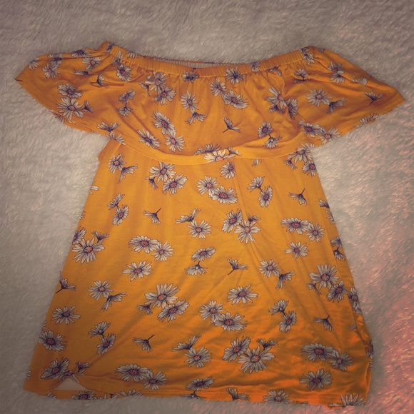 True Craft Tops - Mustard yellow daisy off the shoulder top